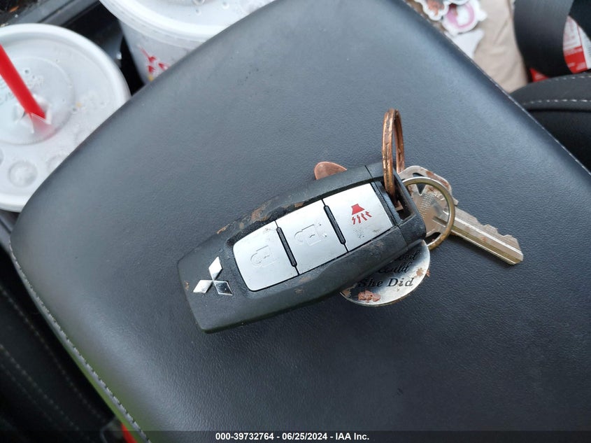 2023 Mitsubishi Outlander Es 2.5 2Wd VIN: JA4J3TA83PZ008997 Lot: 39732764