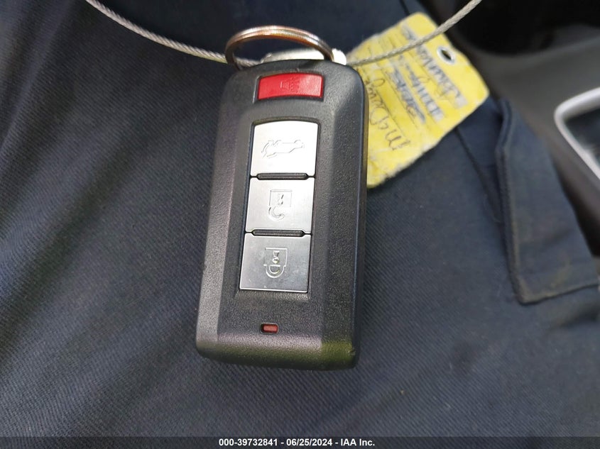 2015 Mitsubishi Outlander Se VIN: JA4AD3A38FZ010521 Lot: 39732841