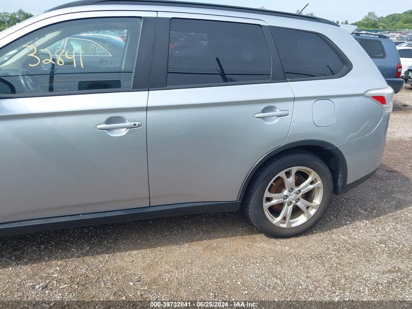 2015 Mitsubishi Outlander Se VIN: JA4AD3A38FZ010521 Lot: 39732841