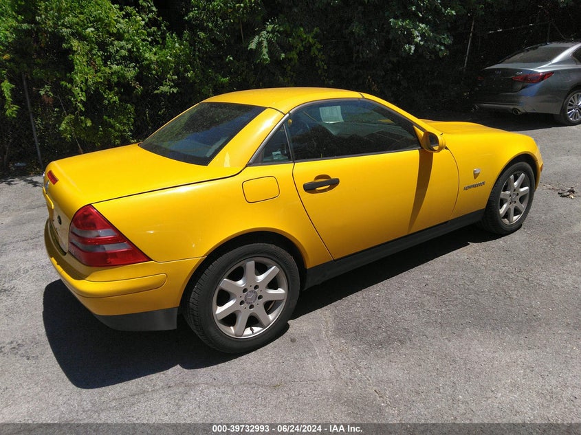 1998 Mercedes-Benz Slk 230 VIN: WDBKK47F2WF073170 Lot: 39732993