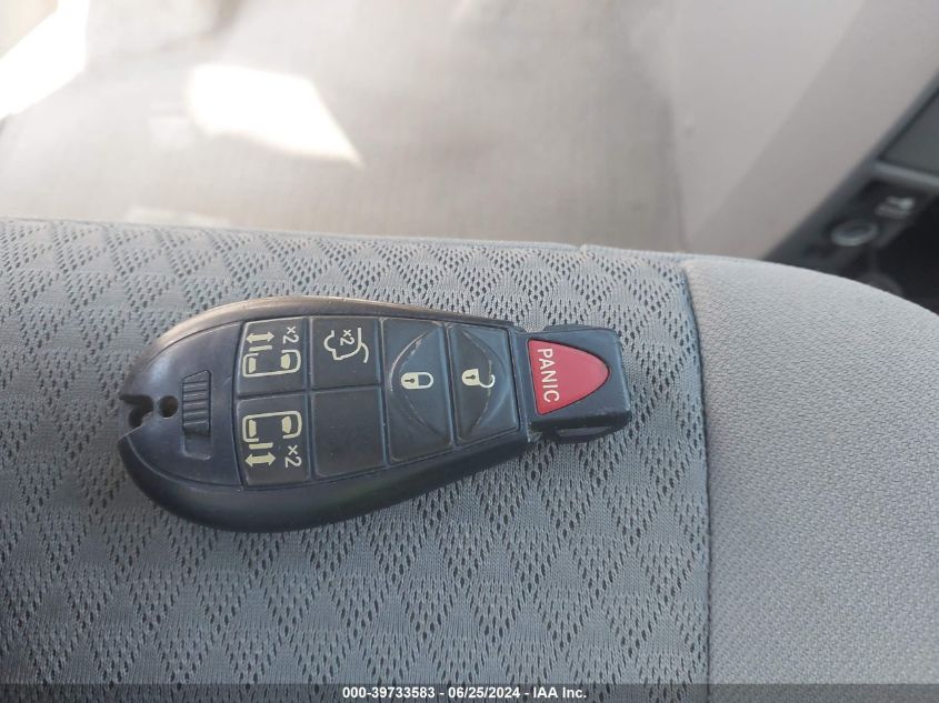 2010 Chrysler Town & Country Touring VIN: 2A4RR5D18AR373656 Lot: 39733583