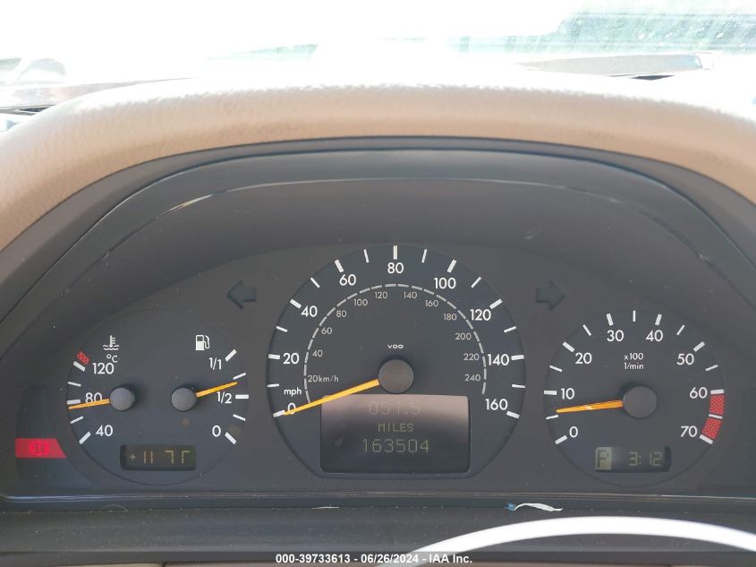 2001 Mercedes-Benz E 320 VIN: WDBJF65J61B346923 Lot: 39733613