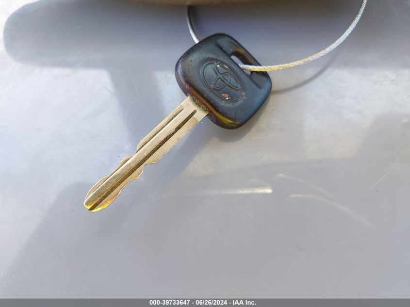 2003 Toyota Camry Le VIN: 4T1BE32K13U683264 Lot: 39733647