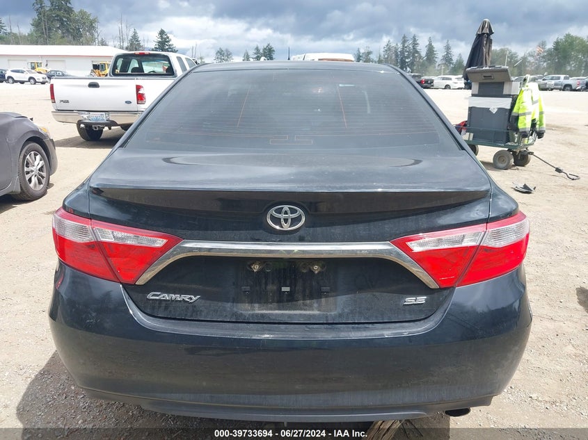 2015 Toyota Camry Se VIN: 4T1BF1FKXFU488084 Lot: 39733694