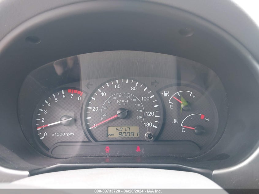 2005 Hyundai Accent Gls VIN: KMHCG45C75U665587 Lot: 39733728