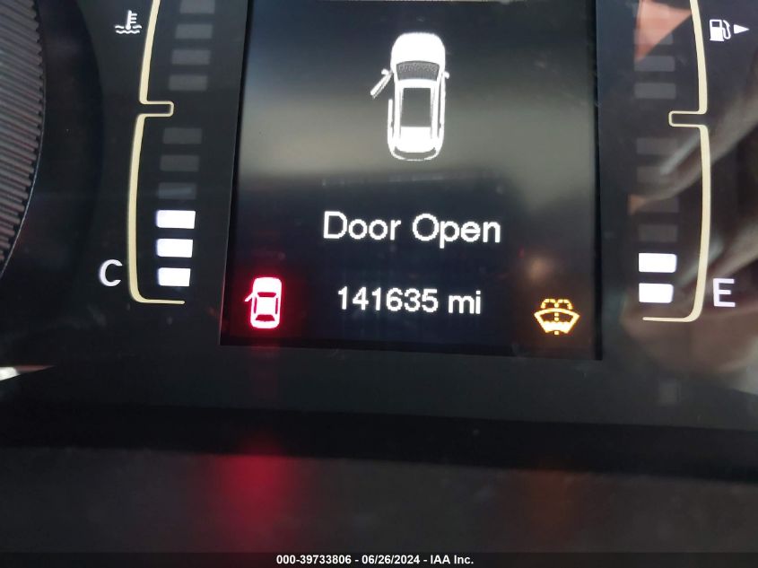 2018 Jeep Cherokee Latitude Plus Fwd VIN: 1C4PJLLB1JD518557 Lot: 39733806