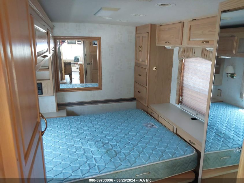 1999 Winnebago Chieftain VIN: 3FCNF53S0XJA06064 Lot: 39733996