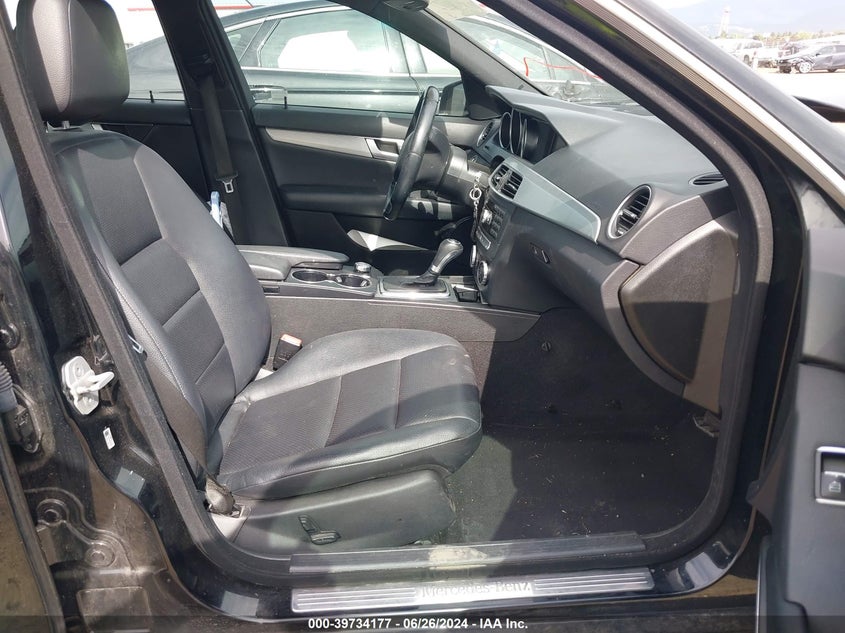 2014 MERCEDES-BENZ C 300 VIN: WDDGF8AB3EA916304