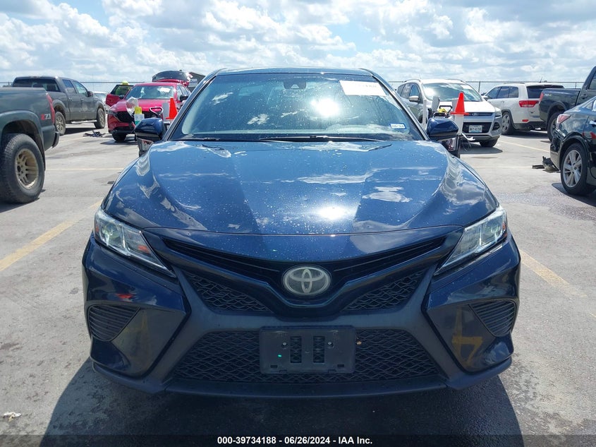 2018 TOYOTA CAMRY SE - 4T1B11HK8JU621431