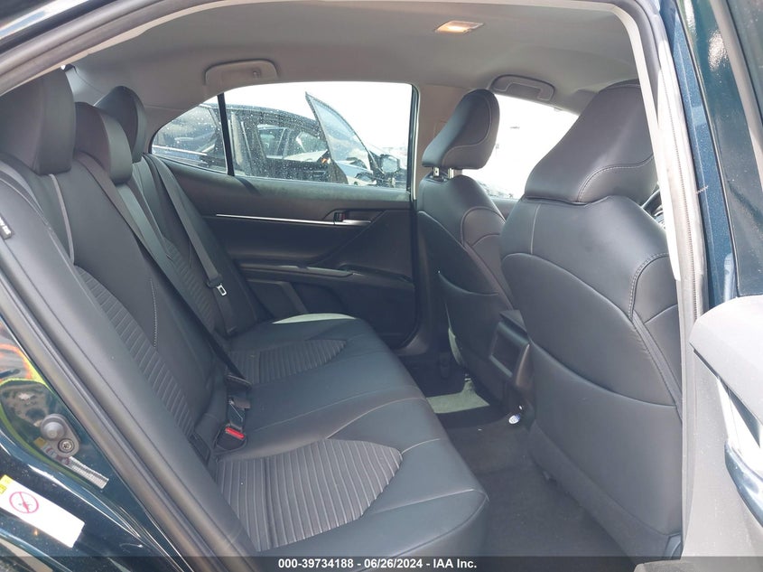 2018 TOYOTA CAMRY SE - 4T1B11HK8JU621431