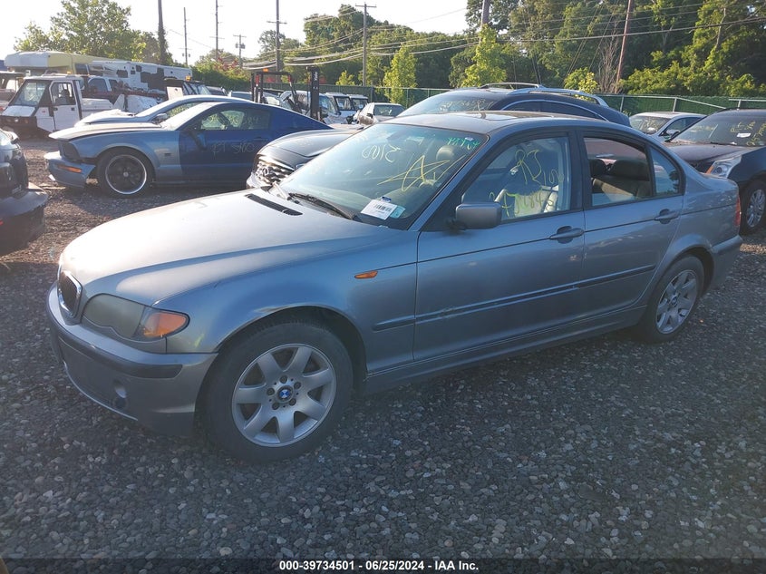 2004 BMW 325Xi VIN: WBAEU33454PR13969 Lot: 39734501