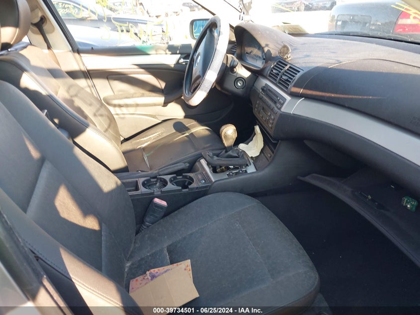 2004 BMW 325Xi VIN: WBAEU33454PR13969 Lot: 39734501