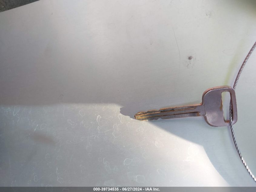 2000 Toyota Camry Le VIN: JT2BN22K5Y0001024 Lot: 39734535