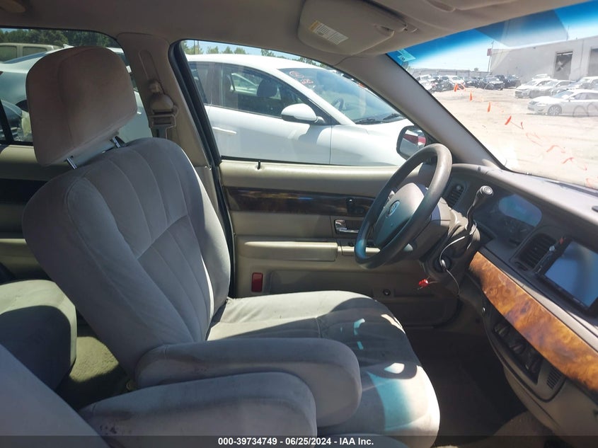 2008 Mercury Grand Marquis Gs VIN: 2MEFM74V68X600532 Lot: 39734749