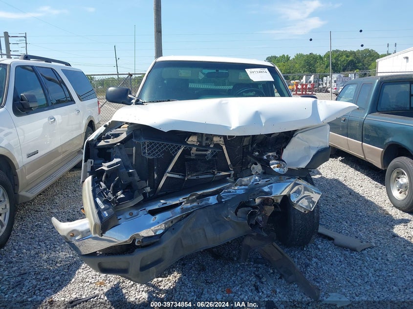 2003 Chevrolet Silverado 2500Hd VIN: 1GCHC23U33F187787 Lot: 39734854
