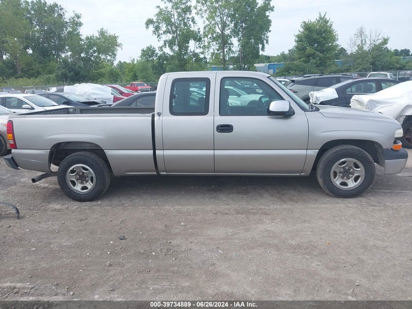 2000 Chevrolet Silverado C1500 VIN: 2GCEC19V8Y1235912 Lot: 39734889