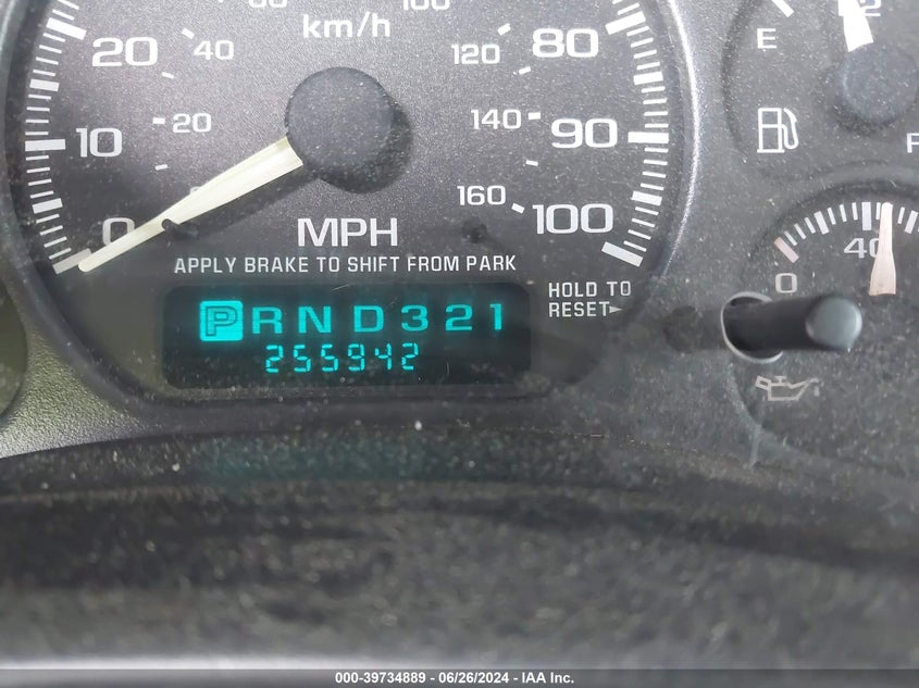 2000 Chevrolet Silverado C1500 VIN: 2GCEC19V8Y1235912 Lot: 39734889