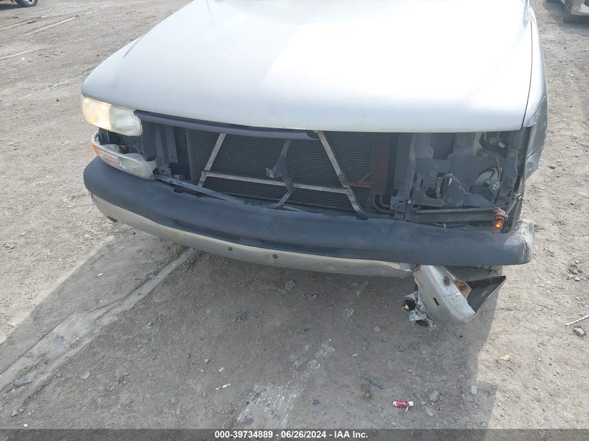 2000 Chevrolet Silverado C1500 VIN: 2GCEC19V8Y1235912 Lot: 39734889