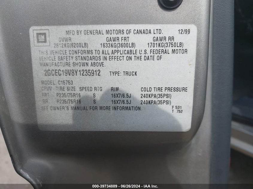 2000 Chevrolet Silverado C1500 VIN: 2GCEC19V8Y1235912 Lot: 39734889