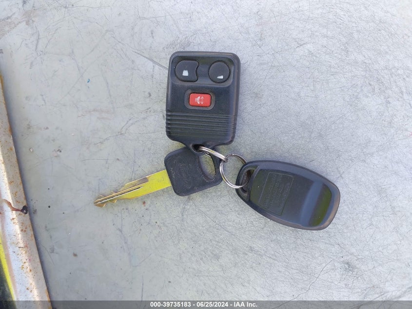 2004 Ford F-250 Lariat/Xl/Xlt VIN: 1FTNW21SX4EA12830 Lot: 39735183