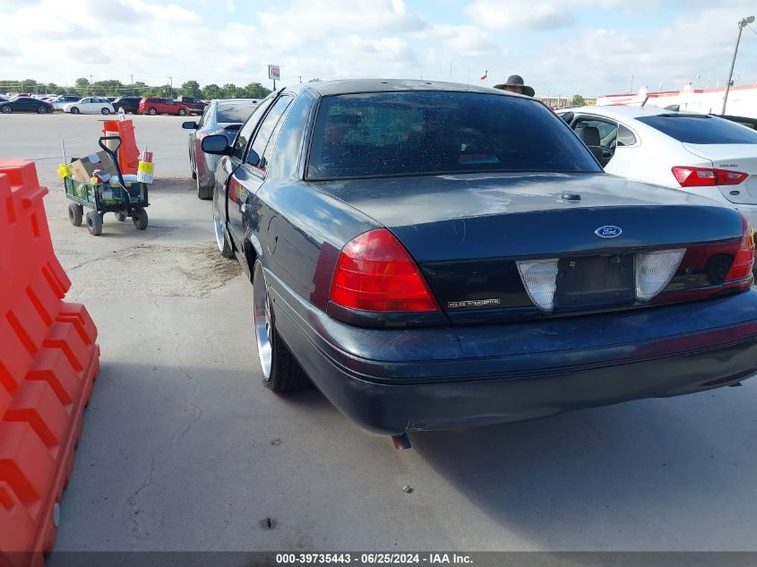 2000 Ford Crown Victoria Police Interceptor VIN: 2FAFP71W1YX137713 Lot: 39735443