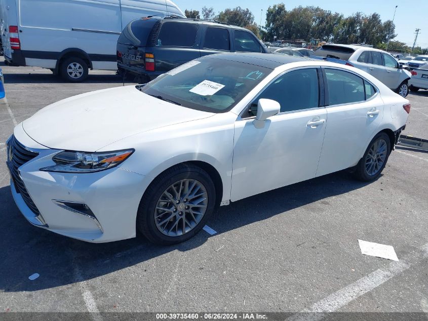 58ABK1GG5JU106776 2018 LEXUS ES - Image 2