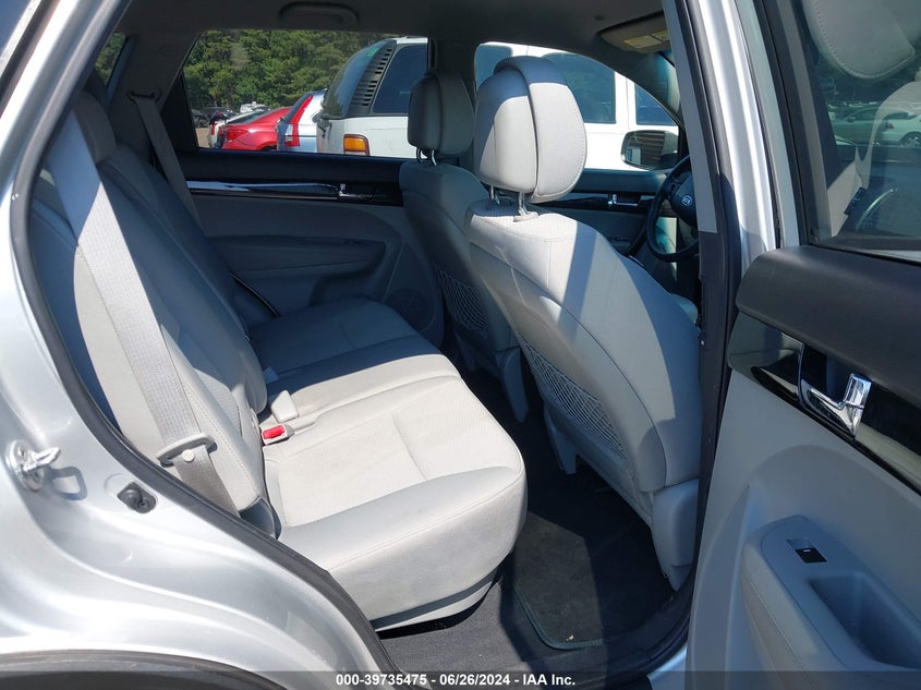 2011 Kia Sorento Lx V6 VIN: 5XYKTDA24BG047925 Lot: 39735475