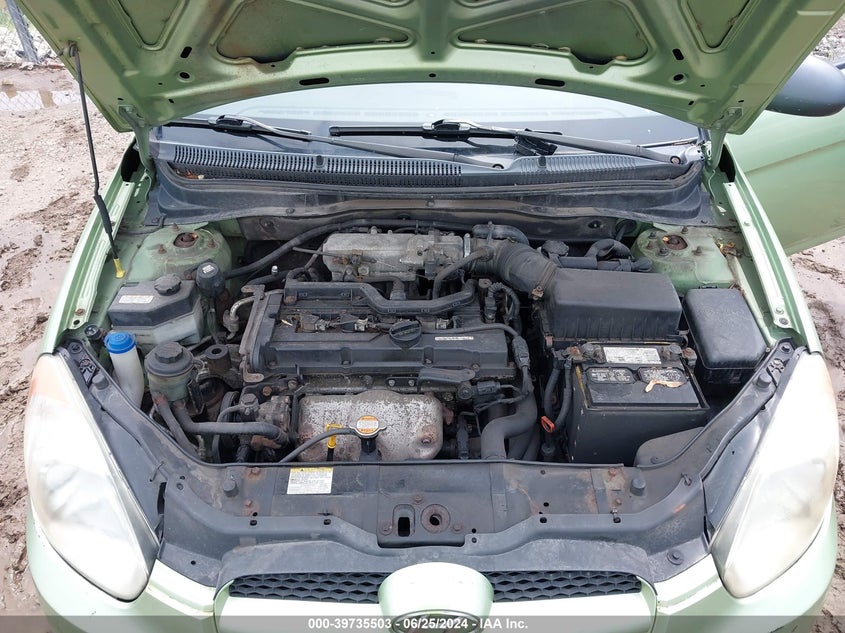 2008 Hyundai Accent Gs VIN: KMHCM36C98U056653 Lot: 39735503