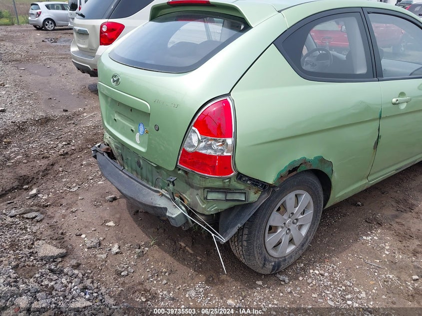 2008 Hyundai Accent Gs VIN: KMHCM36C98U056653 Lot: 39735503