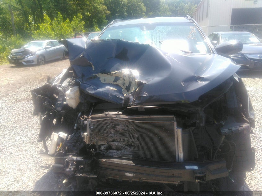 2017 Hyundai Santa Fe Se VIN: KM8SM4HFXHU166815 Lot: 39736072