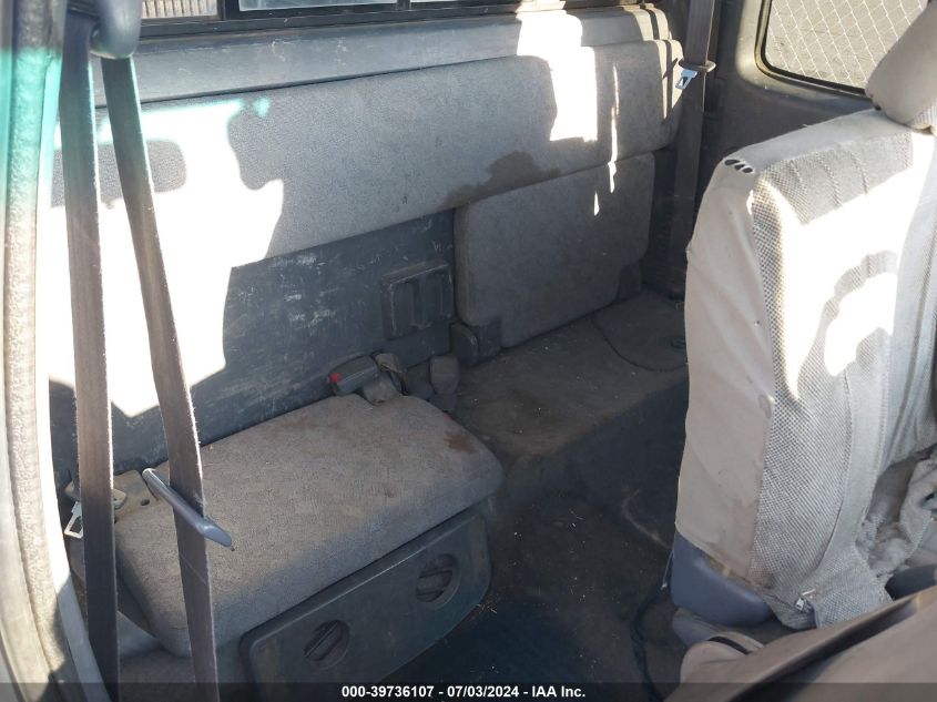 2000 Toyota Tacoma Xtracab VIN: 4TAVL52N1YZ576590 Lot: 39736107