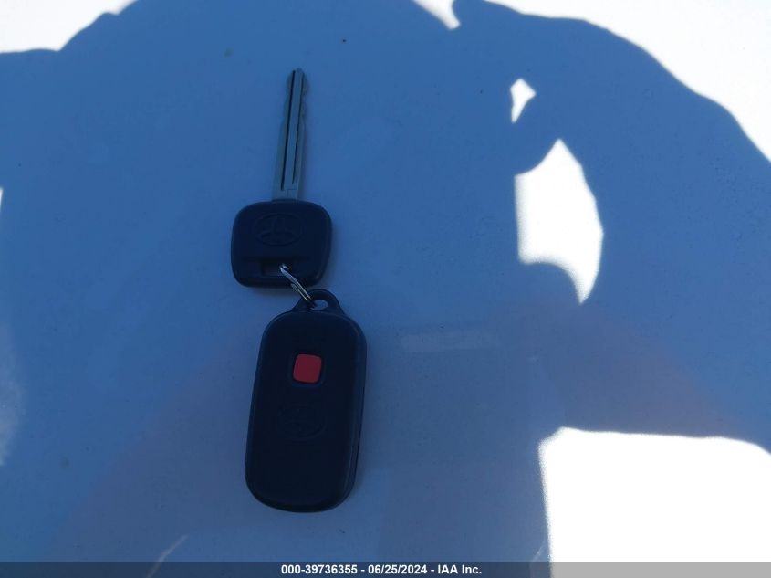 2003 Toyota Camry Le VIN: 4T1BE32K13U786135 Lot: 39736355