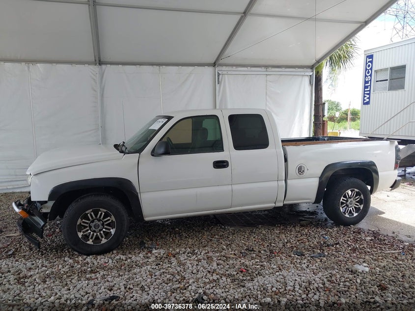 2004 Chevrolet Silverado 1500 C1500 VIN: 2GCEC19V941120133 Lot: 39736378
