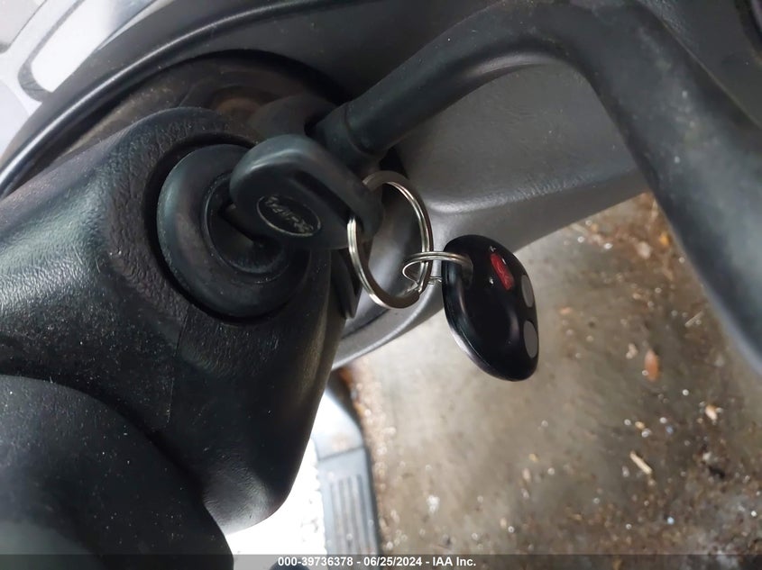 2004 Chevrolet Silverado 1500 C1500 VIN: 2GCEC19V941120133 Lot: 39736378