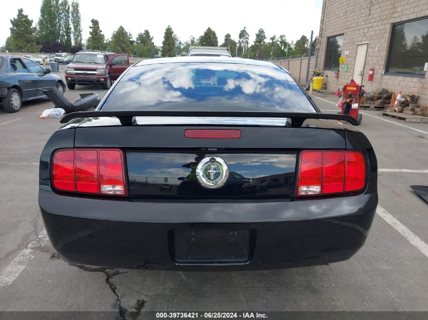 2005 Ford Mustang V6 Deluxe/V6 Premium VIN: 1ZVFT80N655152478 Lot: 39736421