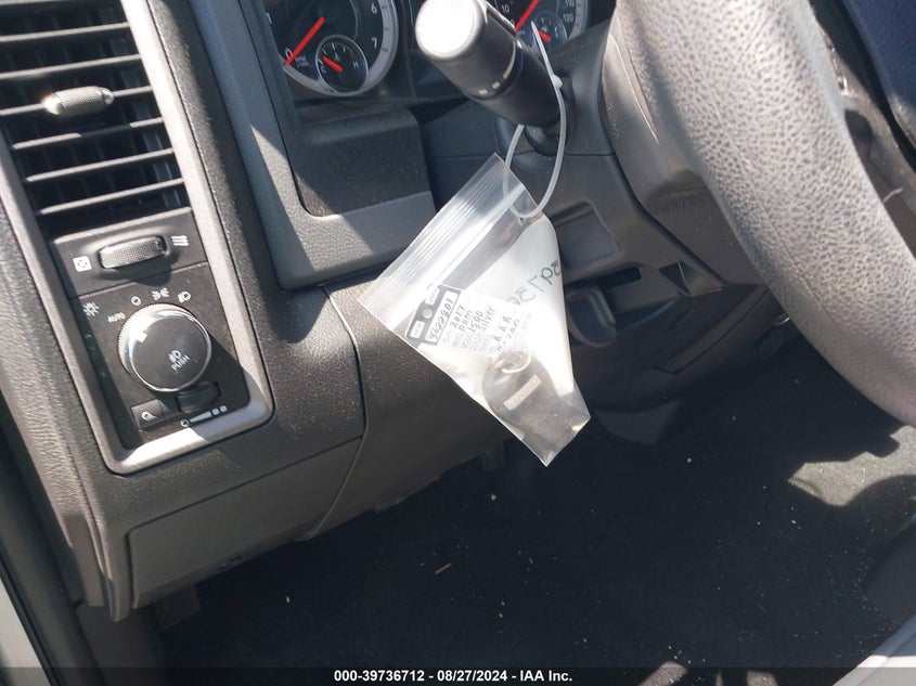 2017 Ram 1500 Express 4X2 5'7 Box VIN: 3C6RR6KT3HG782963 Lot: 39736712