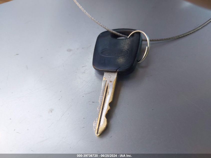 2000 Ford Expedition Eddie Bauer VIN: 1FMRU17LXYLB33453 Lot: 39736720