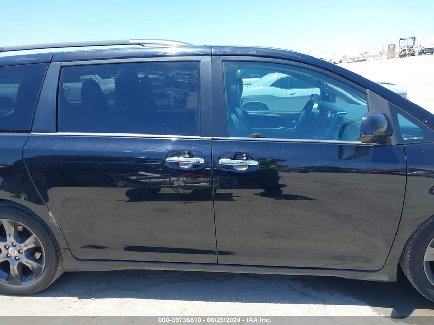 2016 TOYOTA SIENNA SE - 5TDXK3DC0GS713647