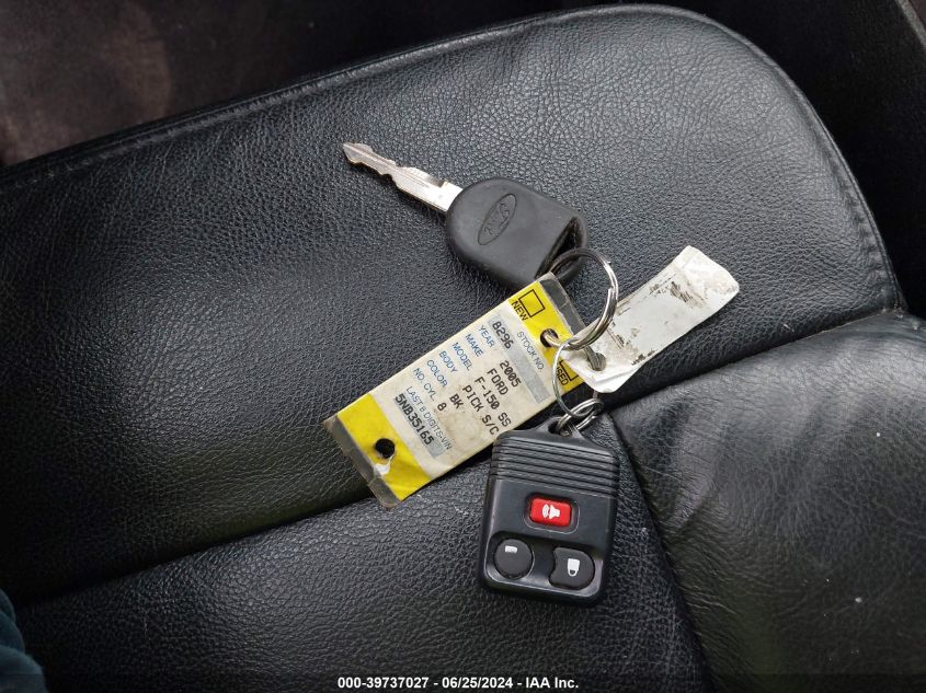 2005 Ford F-150 Fx4/Lariat/Xl/Xlt VIN: 1FTPX14535NB35165 Lot: 39737027