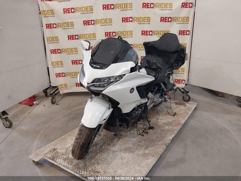 VIN JH2SC7959JK003581 2018 HONDA GL1800 D