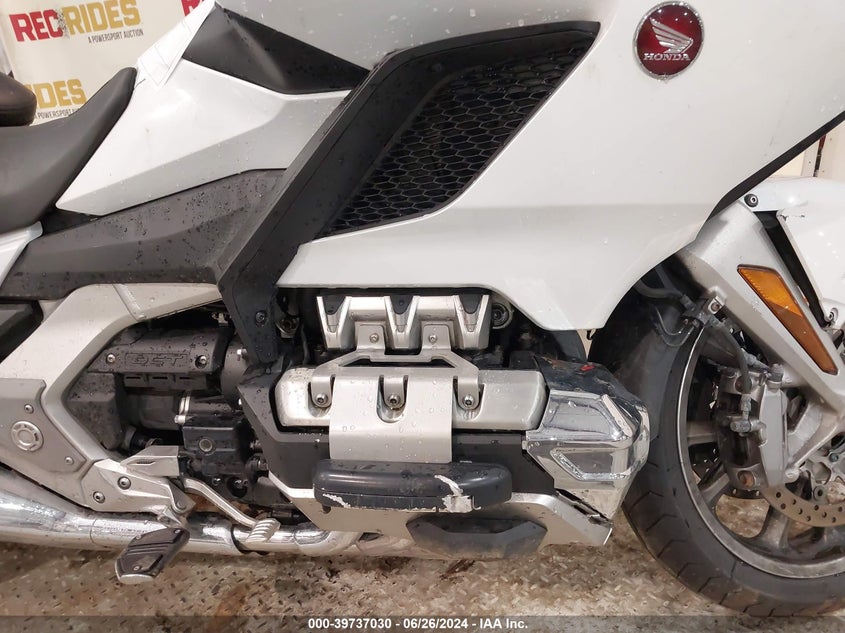 VIN JH2SC7959JK003581 2018 HONDA GL1800 D