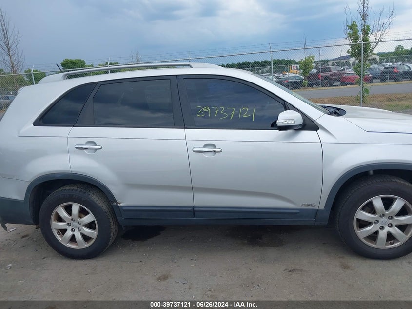 2011 Kia Sorento Lx VIN: 5XYKTDA18BG093362 Lot: 39737121