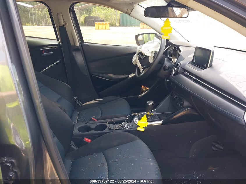 2016 Scion Ia VIN: 3MYDLBZV6GY121670 Lot: 39737122