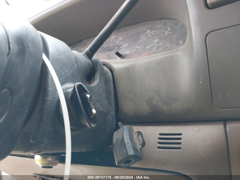 2001 Ford F-350 Lariat/Xl/Xlt VIN: 1FDWX37F21EC32732 Lot: 39737178