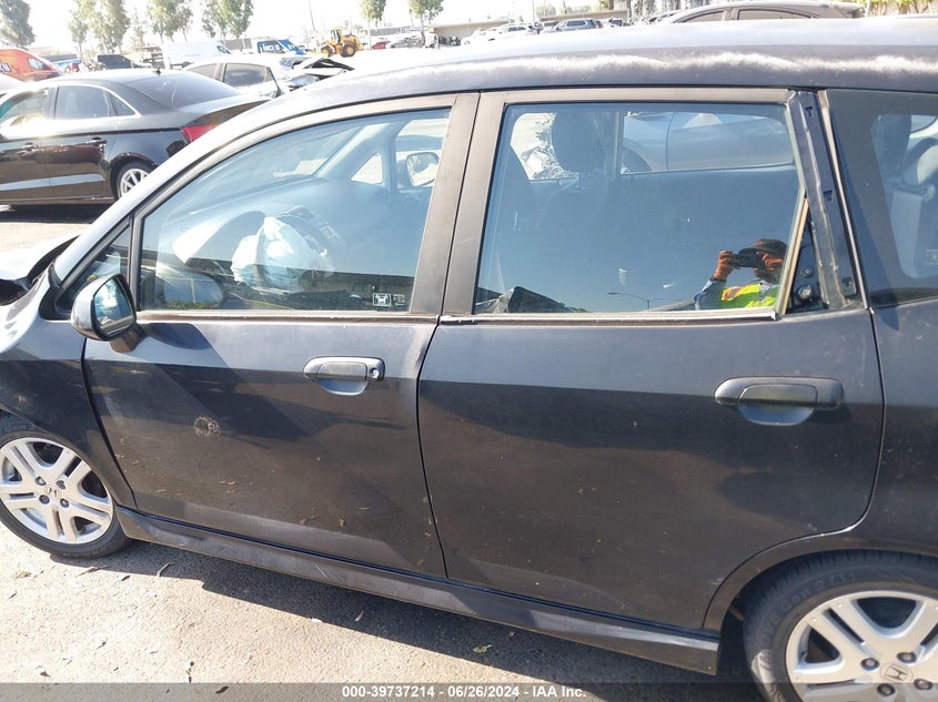 2008 Honda Fit Sport VIN: JHMGD38638S021503 Lot: 39737214