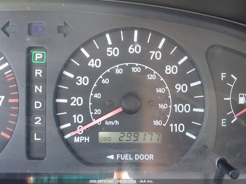 1999 Toyota Sienna Le VIN: 4T3ZF13C7XU107070 Lot: 39737247