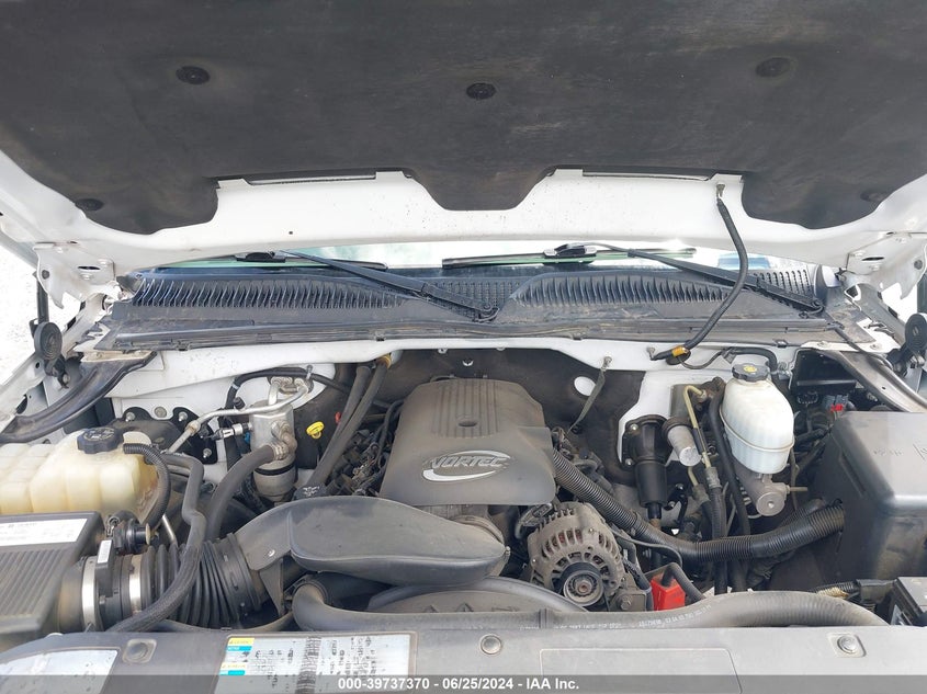 2005 Chevrolet Silverado 2500Hd Work Truck VIN: 1GCHC24U25E266861 Lot: 39737370