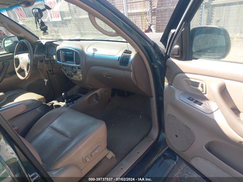 2002 Toyota Sequoia Limited VIN: 5TDBT48A52S074521 Lot: 39737537