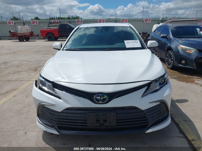 2022 Toyota Camry Le VIN: 4T1C11AK2NU697683 Lot: 39737550