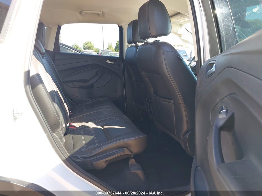 VIN 1FMCU0JD6HUD77354 2017 FORD ESCAPE TITANIUM